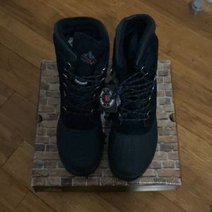 Size 8.5 NortiV8 Boots